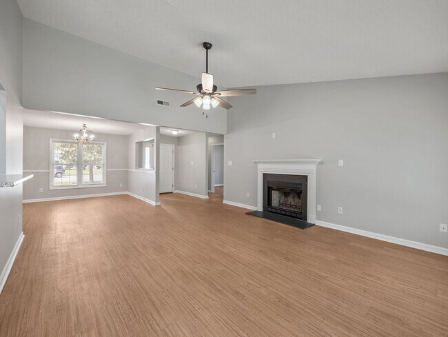 Foto del edificio - Welcome to Raintree!