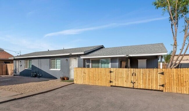 Building Photo - Charming 1-Bedroom Oasis – Move-in Ready &...