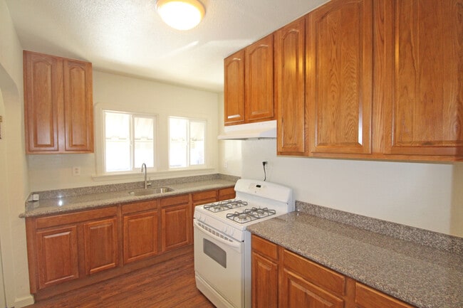 Foto del edificio - 1920-1920 Crosby Ave