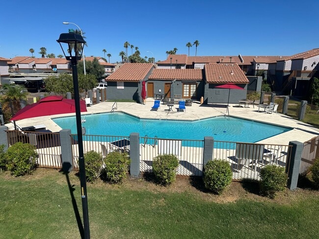 Interior Photo - Fountain Oaks