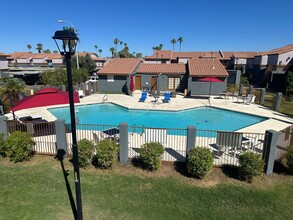 Interior Photo - Fountain Oaks