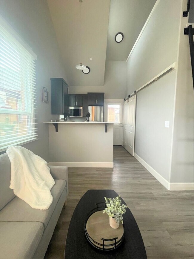 Interior Photo - The Ridge at Bella Vista