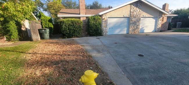 Building Photo - 5942 Merrywood Dr