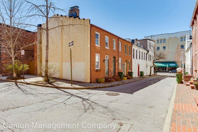 Building Photo - 2 br, 2 bath House - 7 E. Hamburg St.