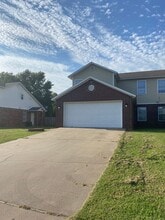 Building Photo - 90-92 W Rainsong St