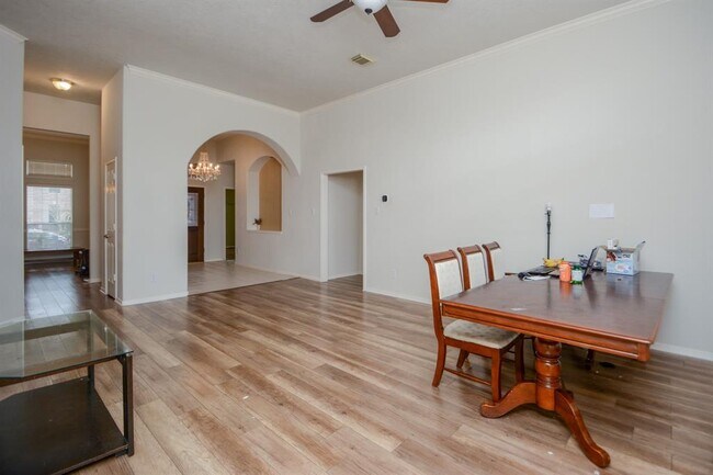 Foto del edificio - 15510 Downford Dr