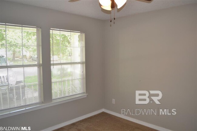 Foto del edificio - 706 Crystal Wells Ct N
