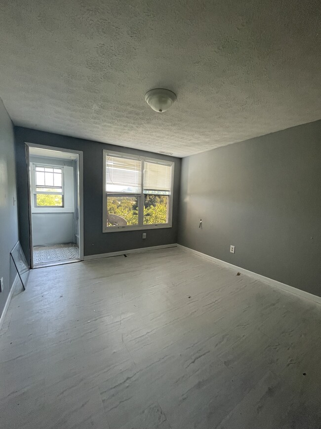 Building Photo - 601 Fairview Ave