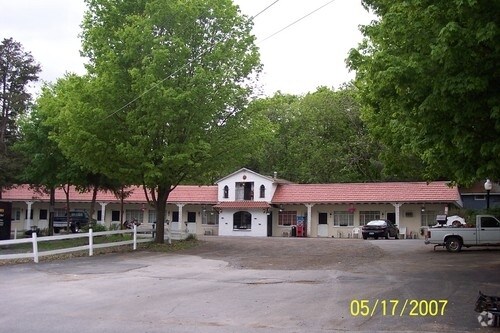 Foto del edificio - Dedell's Motel Rentals