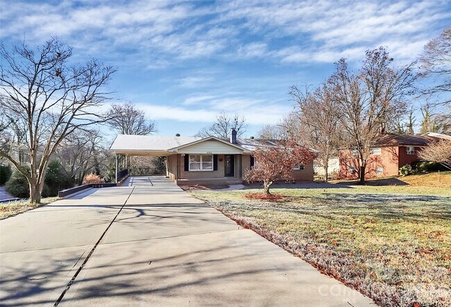 Foto del edificio - 526 Julia Ave