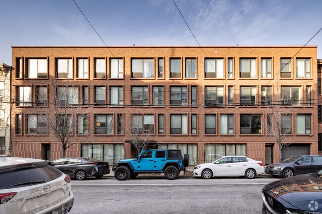 Building Photo - Five27