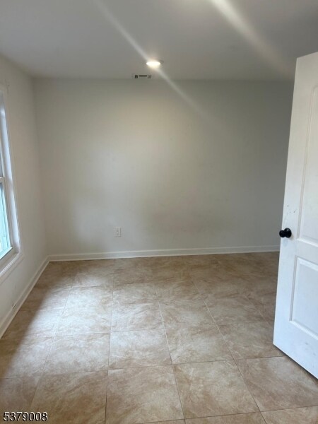 Foto principal - 674 St Georges Ave