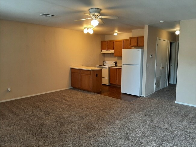 Photo - 124 W Maple Ave Townhome