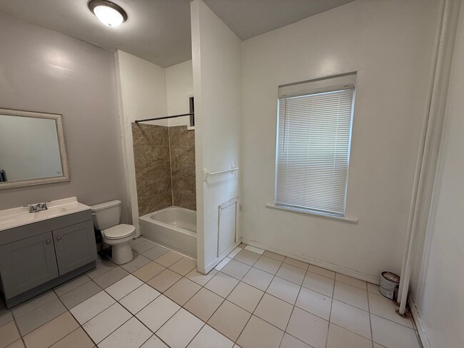 Foto del edificio - 7208 Torresdale Ave