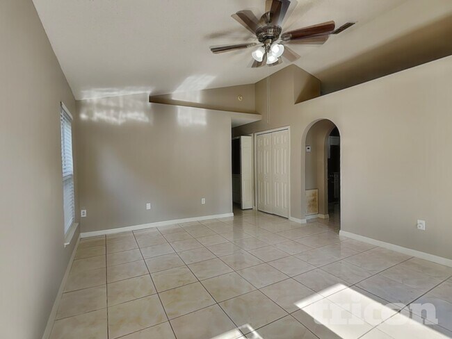 Foto del edificio - 507 Beasley Ct
