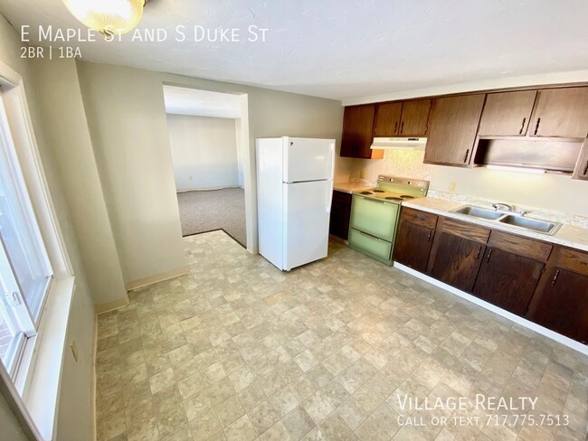 Building Photo - NO steps! Huge 2-Bed apartment with new ca...