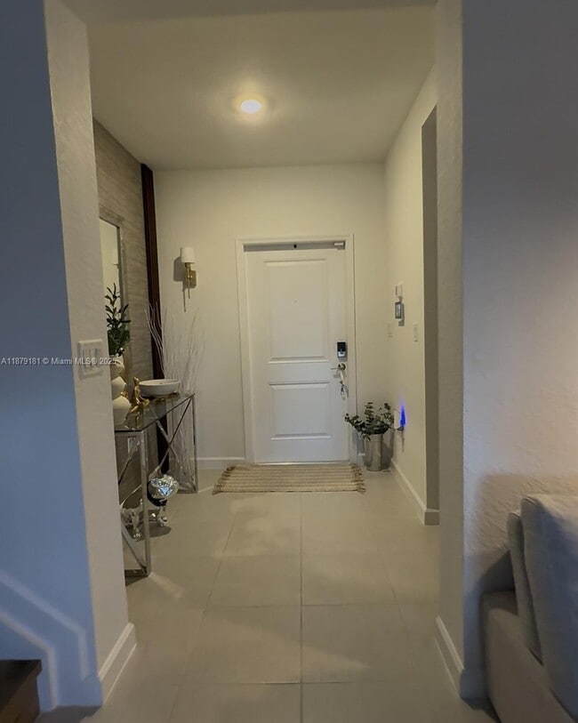 Building Photo - 2415 SE 23rd Rd