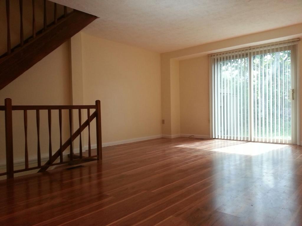 Sala de estar - 505 Bayberry Ln