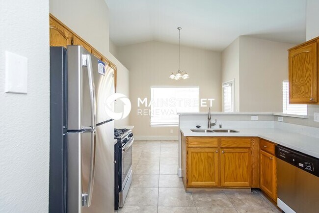 Foto del edificio - 3 Bedroom Pet-Friendly Home in North Las V...