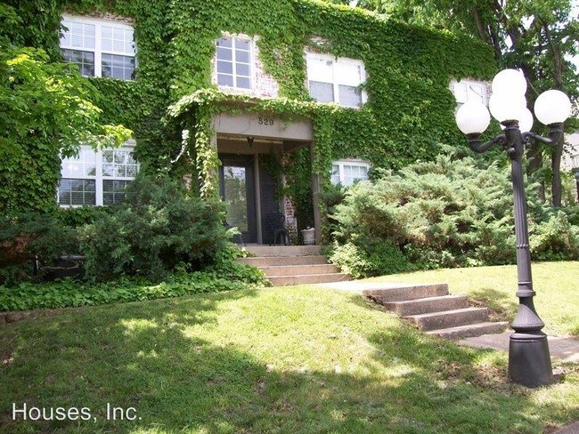Foto del edificio - 529 N Whitham Ave