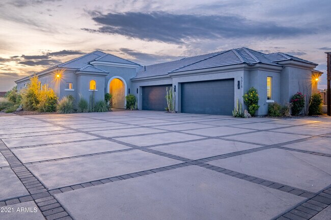 Foto del edificio - 5016 E Lone Mountain Rd