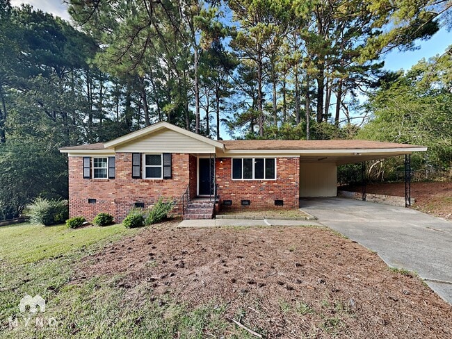 Building Photo - 440 Burgundy Rd
