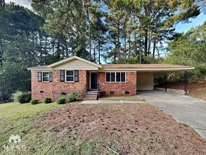 Building Photo - 440 Burgundy Rd