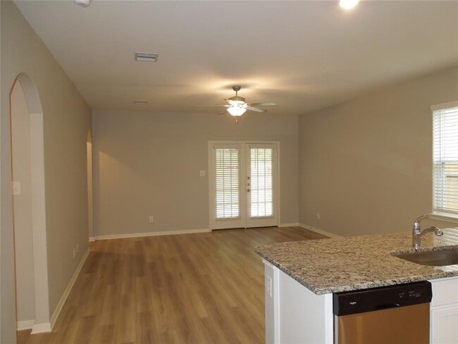 Building Photo - 10470 Sweetwater Creek Dr