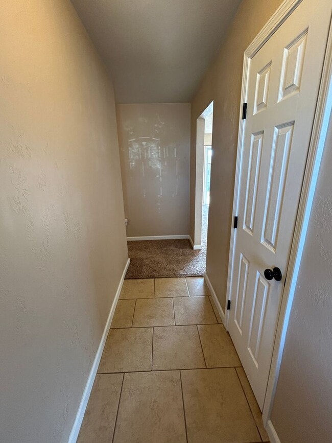 Building Photo - 3 bedroom NOW AVAILABLE in the MAC school ...