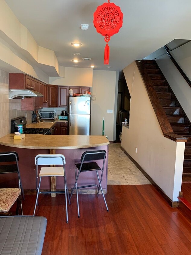 Photo - 672 N 33rd st