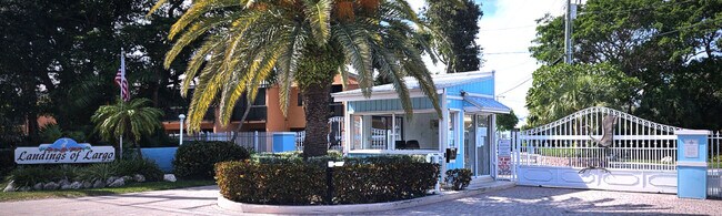 Foto del edificio - 98442 Windward Ave