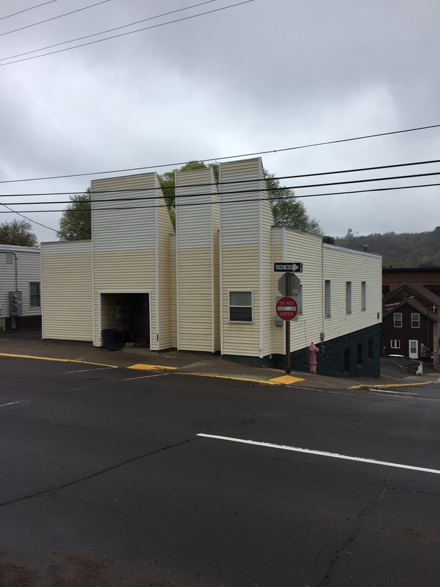 Primary Photo - 312 E Montezuma Ave