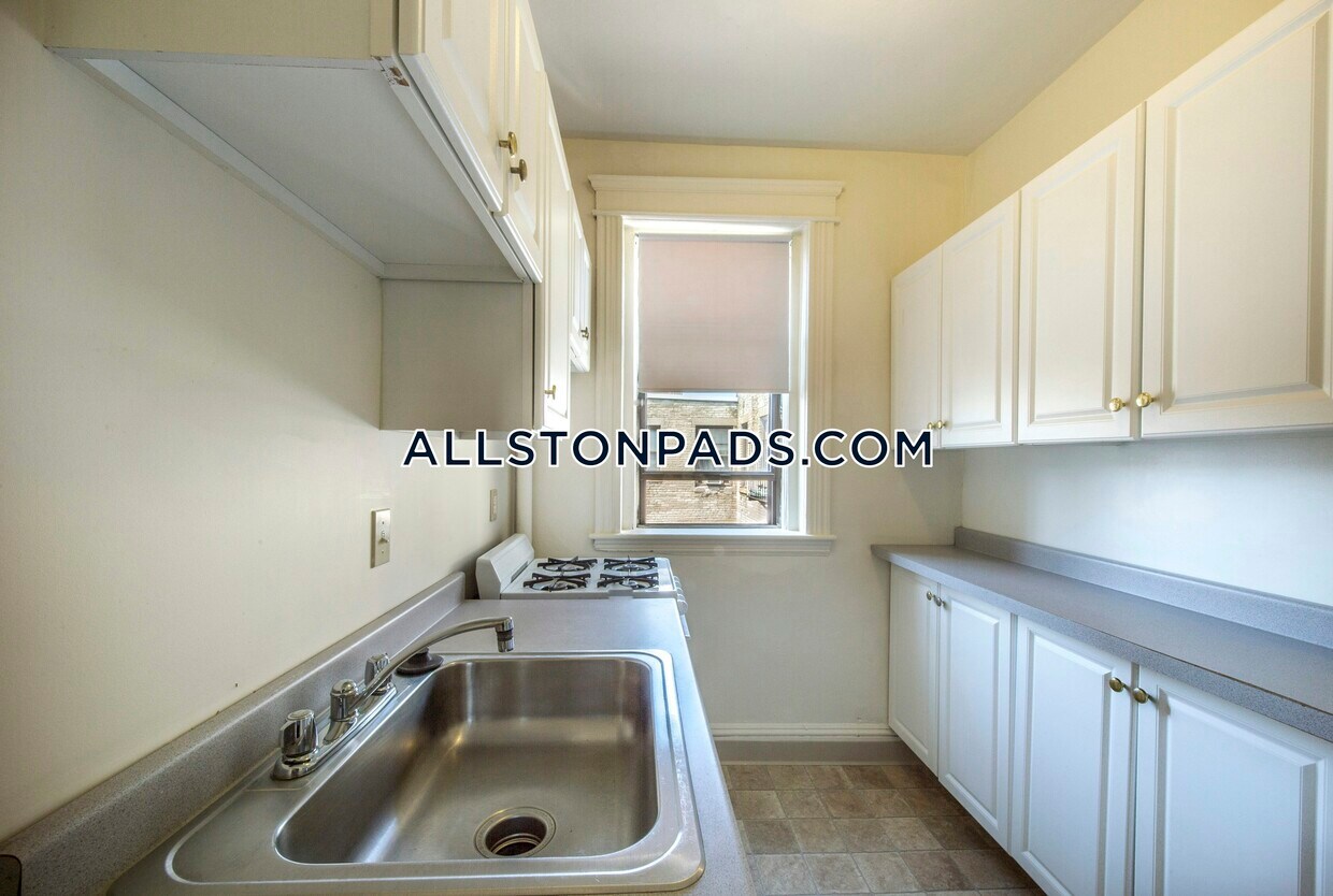 Foto principal - 1160 Commonwealth Ave