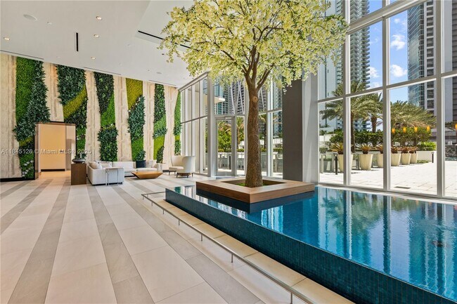 Foto del edificio - 851 NE 1st Ave