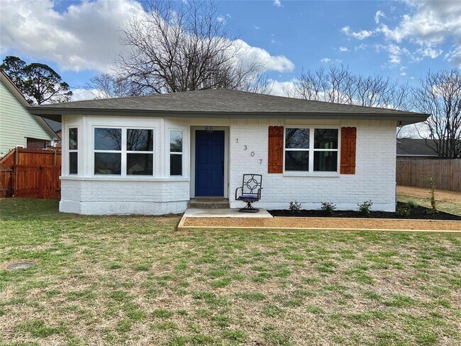 Foto del edificio - 1307 Worthington St