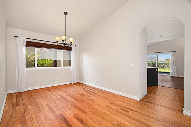 Building Photo - 1808 Avenida La Posta
