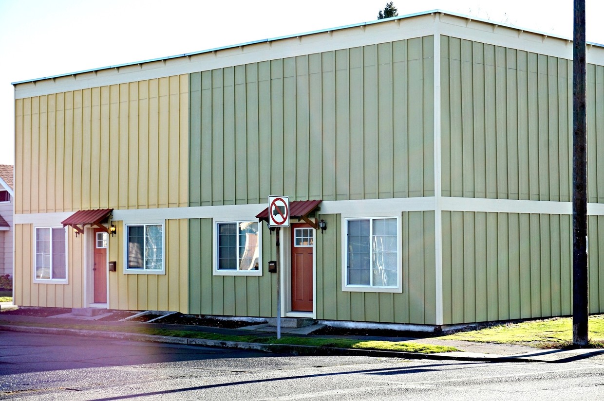 Primary Photo - Boone Duplex