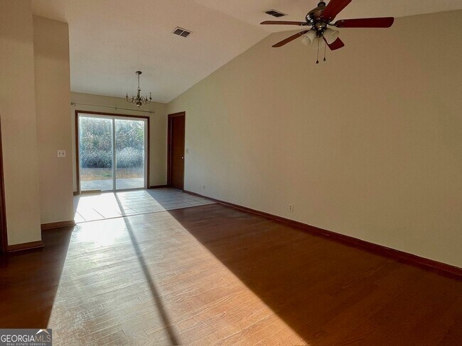Building Photo - 154 Green Acre Cir N