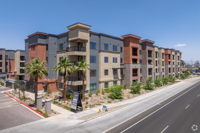 Building Photo - Atlas Mesa