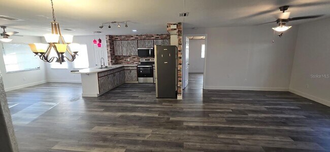 Foto del edificio - 20329 Astoria Ave