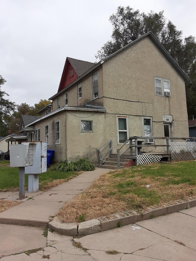 828 Avenue B Unit 3, Council Bluffs, IA 51503 Room for Rent in