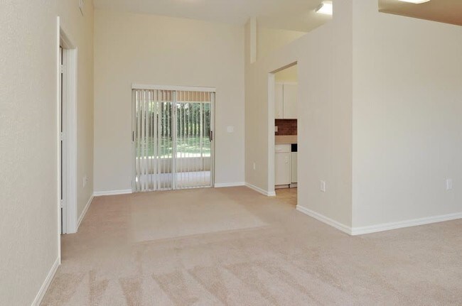 Building Photo - 2655 Green Valley Dr