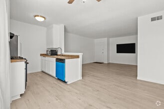 Building Photo - 21000 Parthenia St