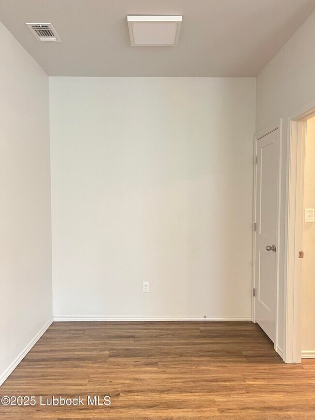 Foto del edificio - 3421 49th St
