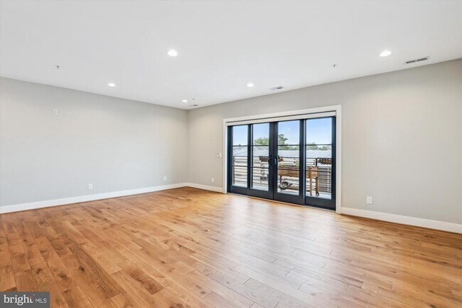 Foto del edificio - 1844 3rd St NW