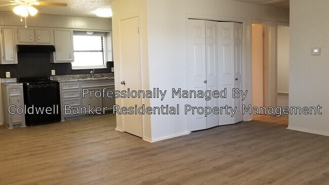 Building Photo - 7414 Ivory Ave