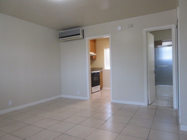 Foto principal - 3347 Del Mar Ave