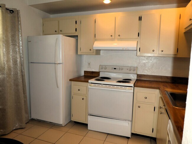 Building Photo - 7149 Golf Colony Ct