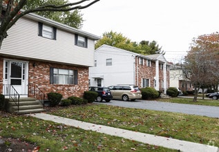 Rosemary Lake Apartments Needham