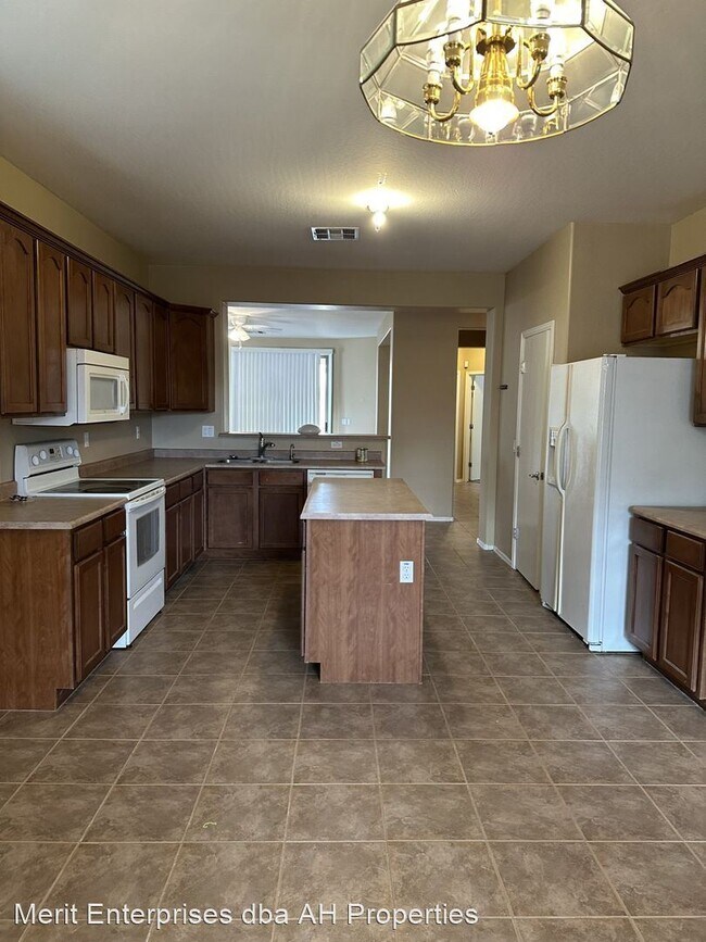 Foto del edificio - 3 br, 2 bath House - 44456 W EDDIE WAY